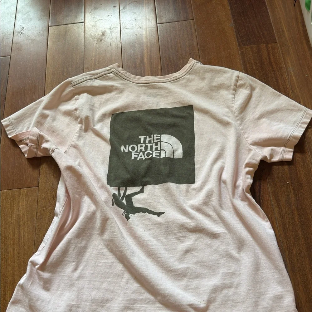 The North Face Pale Pink Logo Short Sleeve Tee - Picture 4 of 9